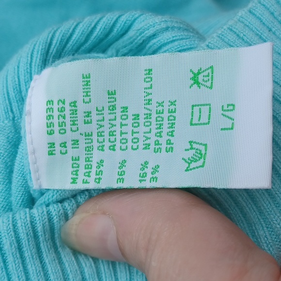 Point Zero summer sweater and SK Capris - Picture 8 of 12